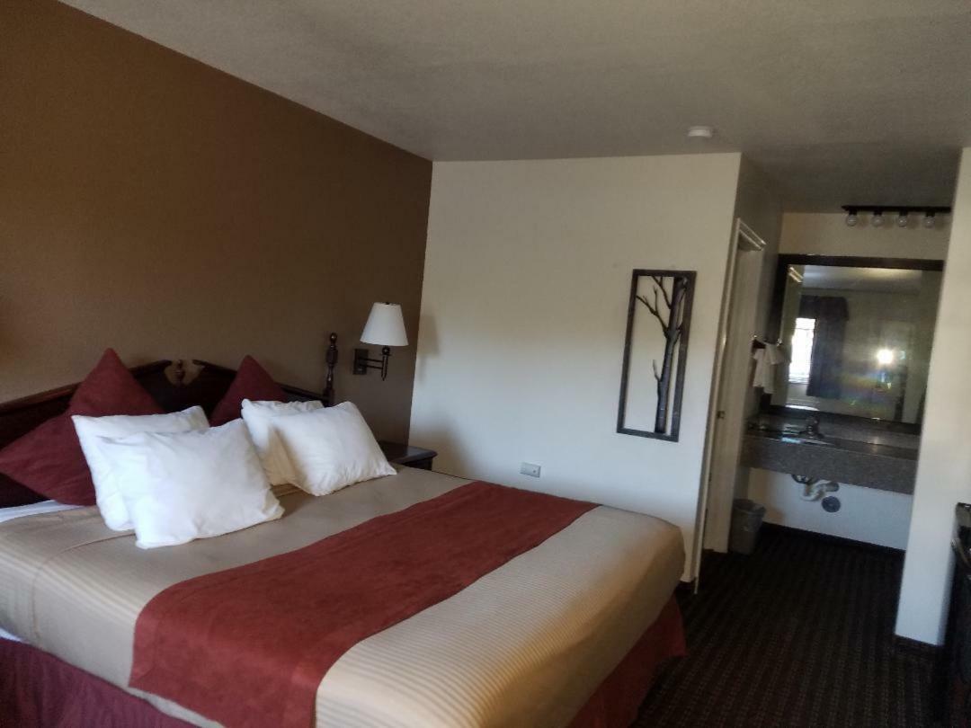 Best Western Johnson City Inn Exterior photo